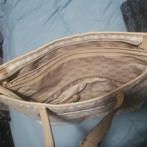 Large MK Tote - Picture 3 of 8